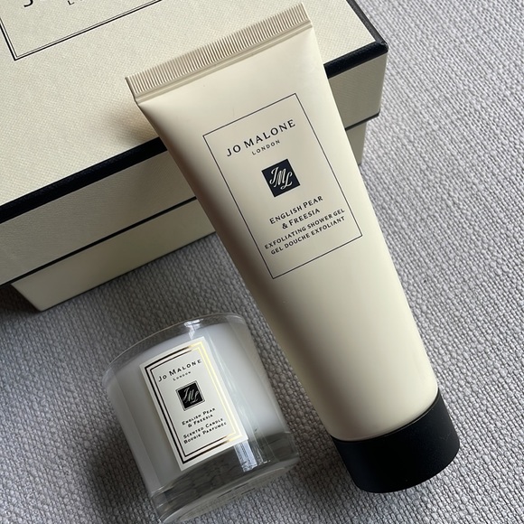 Jo Malone English pear & freesia Mini candle and...
